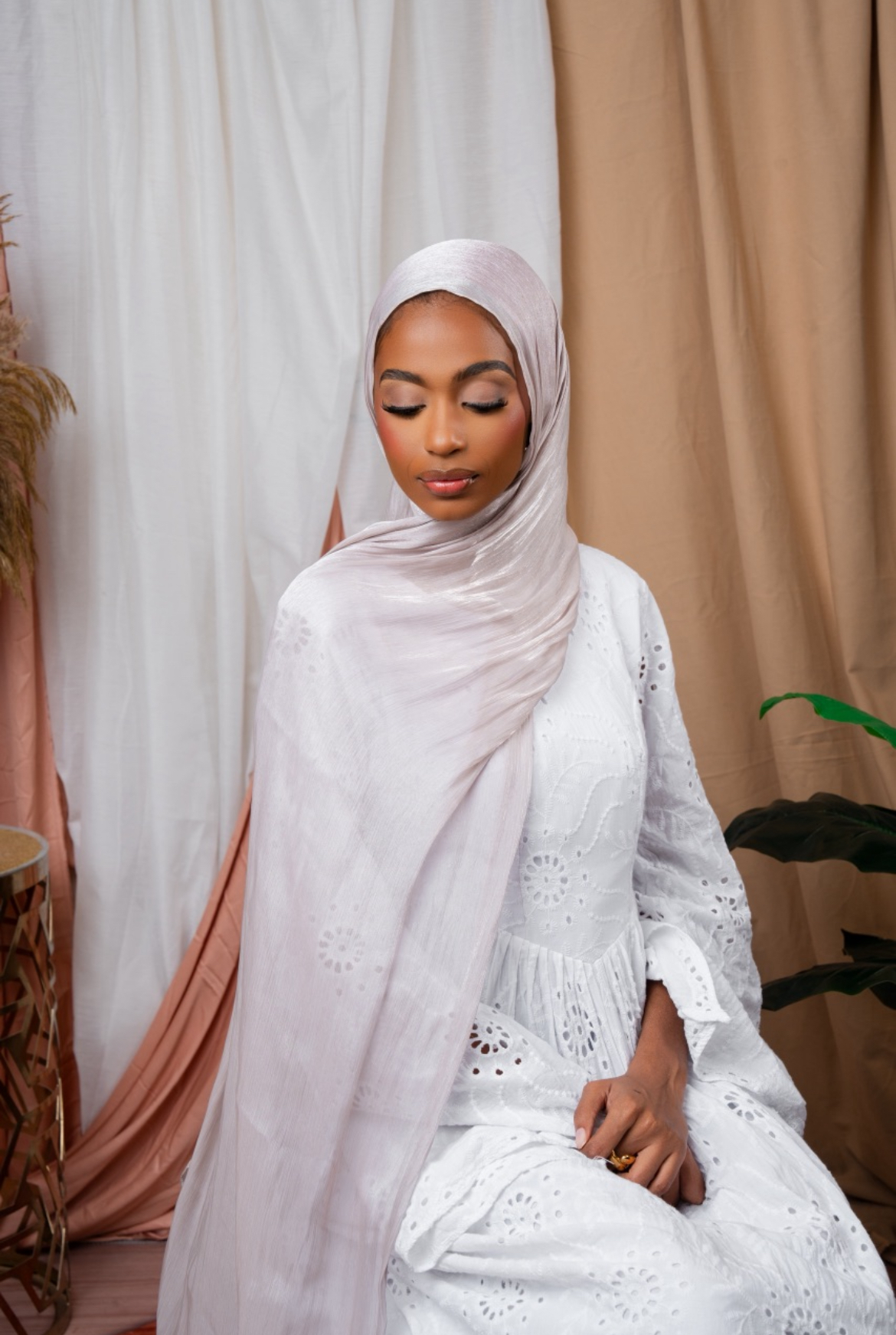 Hijab Organza gris taupe clair 